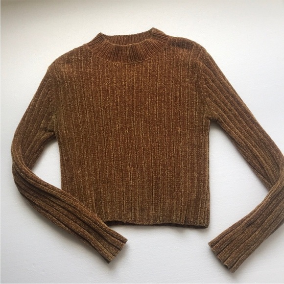 Forever 21 Very Soft Long Sleeve Cropped Sweater‎ - Picture 1 of 6